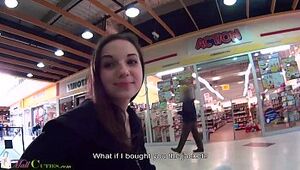 MallCuties - Reality Nubile banged for clothes - Public Reality