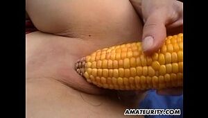First-timer gf fucktoys her cootchie with corn outdoor