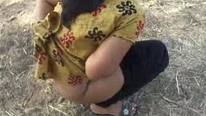 Mona indian aunty urinate outdoor