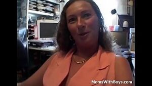 Pierced Slit Mommy Pulverizing At Work - total vid