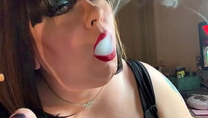 Plus-size Domina Tina Snua Chain Smokes 2 Superking Ciggies With Lots Of Nose Exhales
